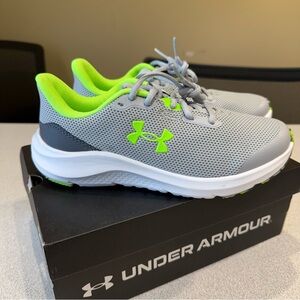 NEW Under Armour BGS Pursuit 4 Running Shoes Grey Lime Green Youth 5 EUR 37.5